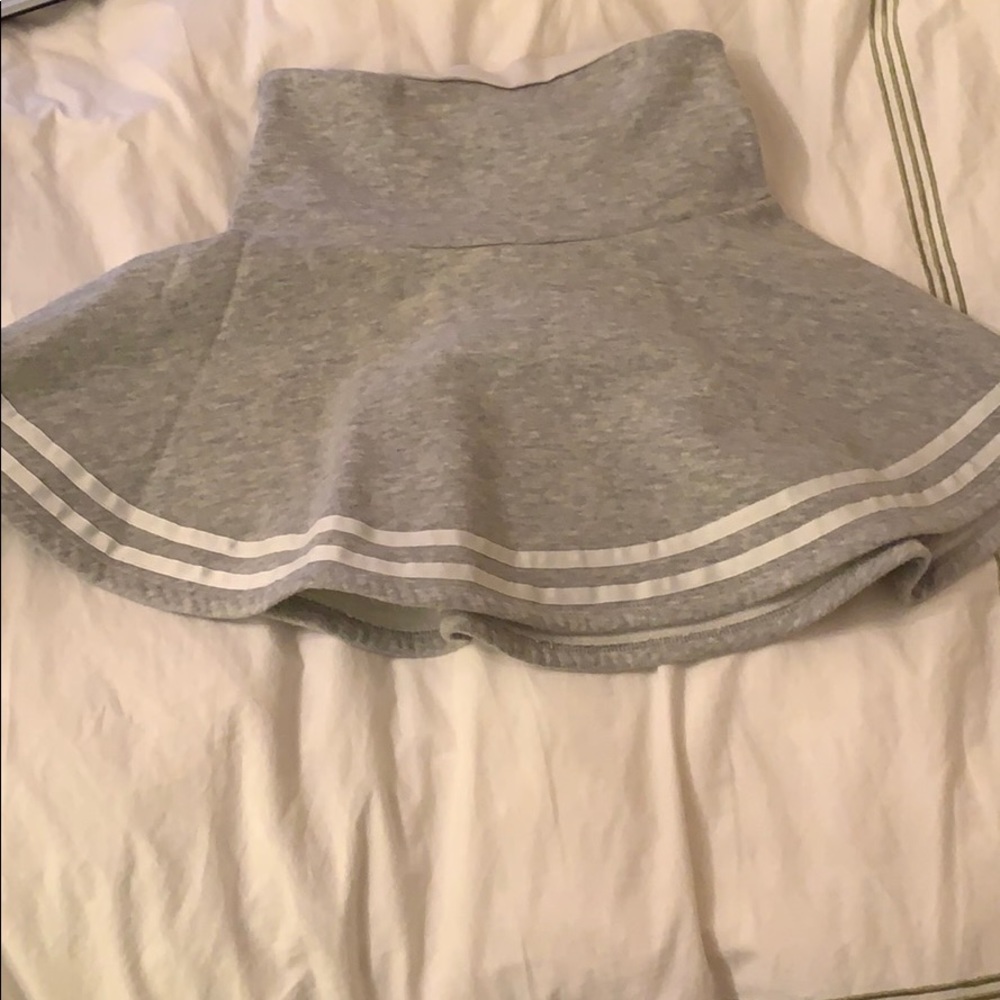 H&M mid-thigh skirt